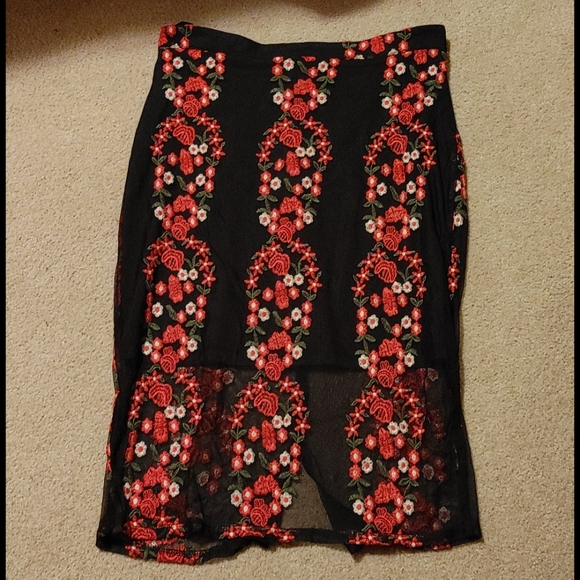 Sheer embroidered knee length skirt - Picture 1 of 4